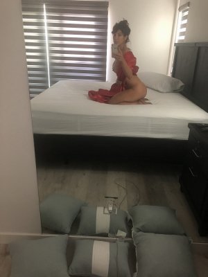 Cyndelle erotic massage, call girl