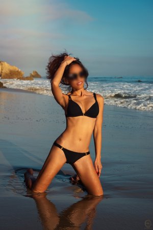 Malcie thai massage in Clemmons NC and escort girl